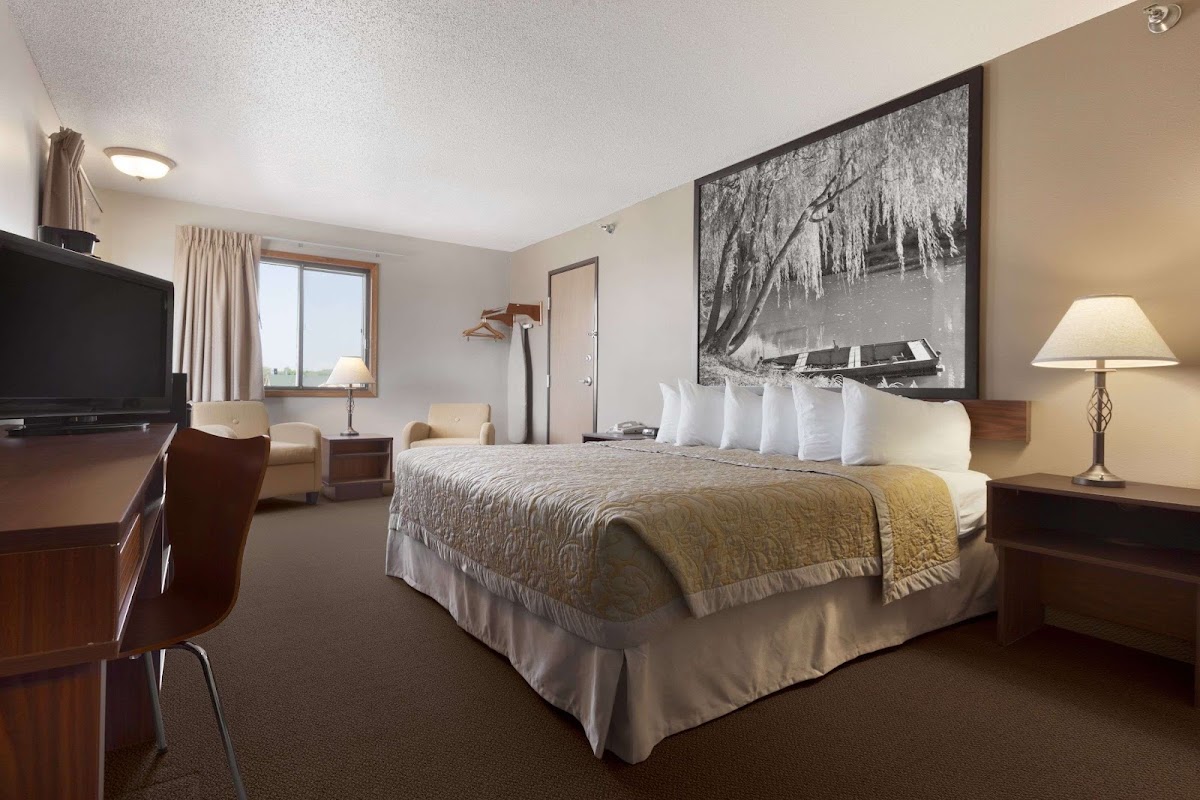 Super 8 by Wyndham Sioux Falls/41st Street photo 2