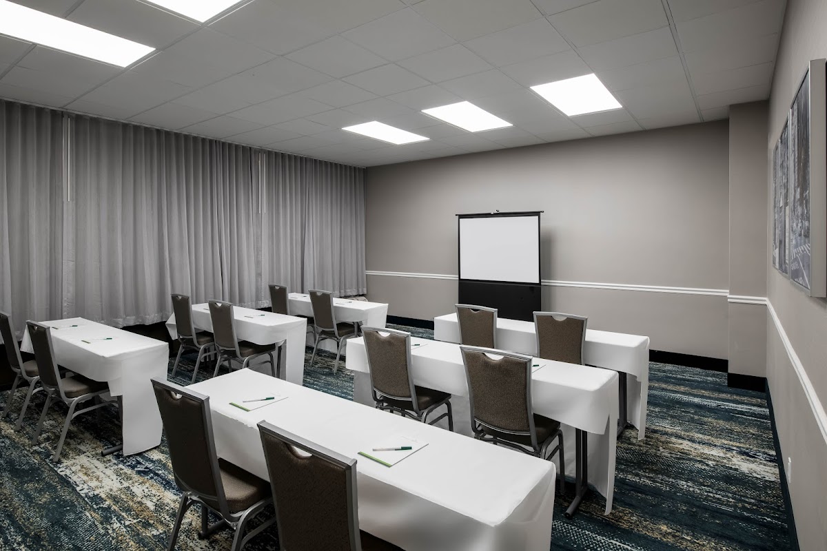 Baymont by Wyndham White Plains - Elmsford photo 3