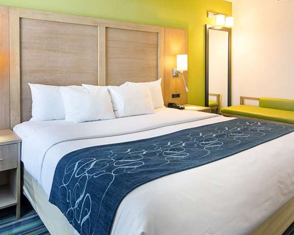 Comfort Suites Beachfront photo 3