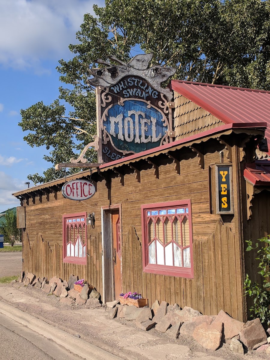 Whistling Swan Motel photo 3