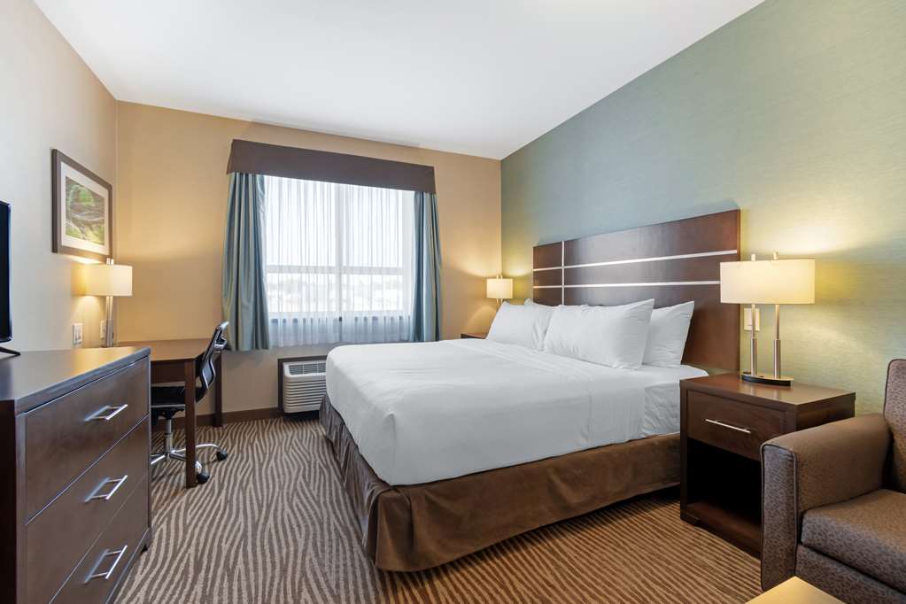 Best Western Plus Moosomin Hotel photo 2