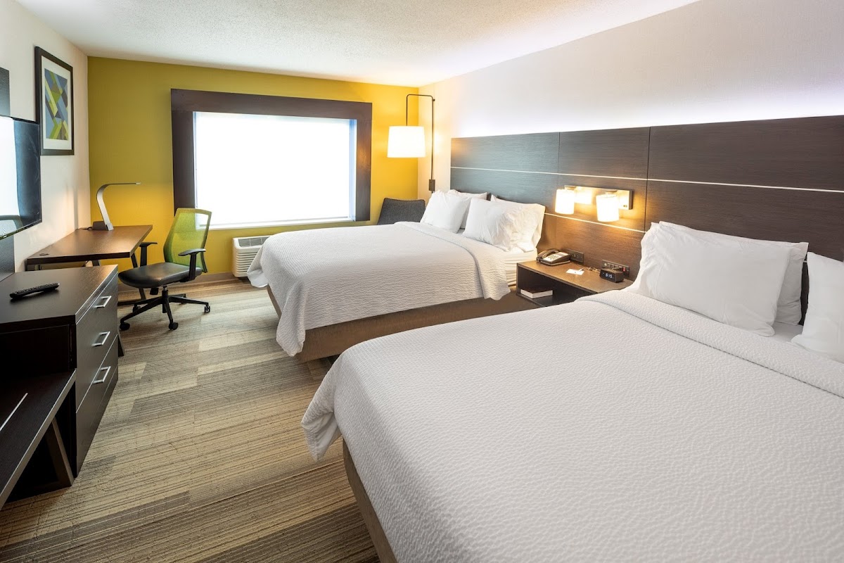 Holiday Inn Express & Suites Chicago West - St Charles by IHG photo 2