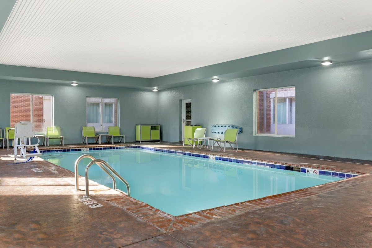 Holiday Inn Express & Suites Louisville South-Hillview by IHG photo 3