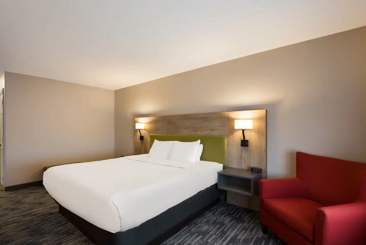 Country Inn & Suites by Radisson, Marion photo 3