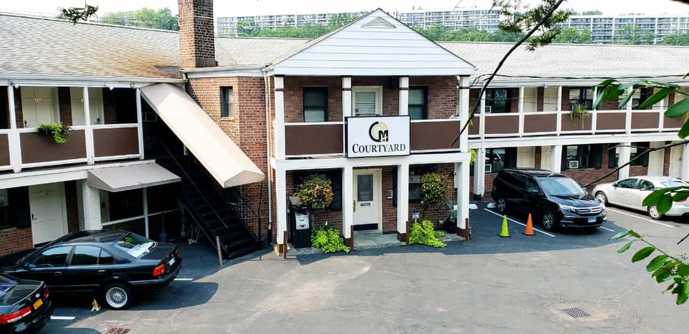 Central Motel Court Yard