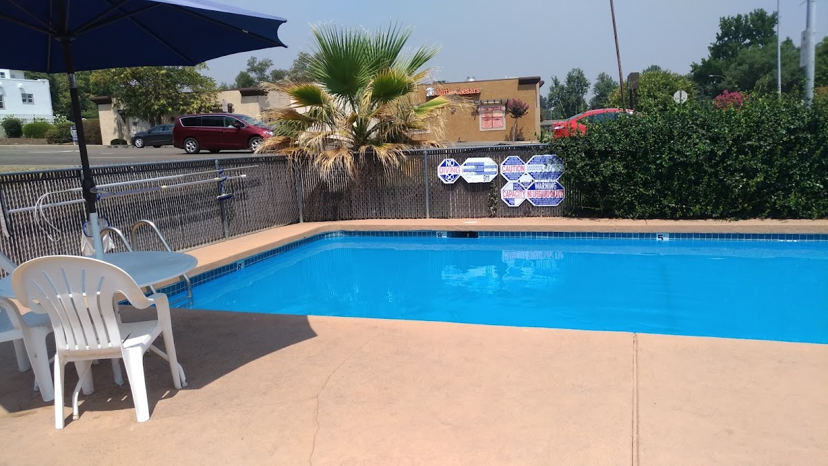 Red Bluff Inn photo 3