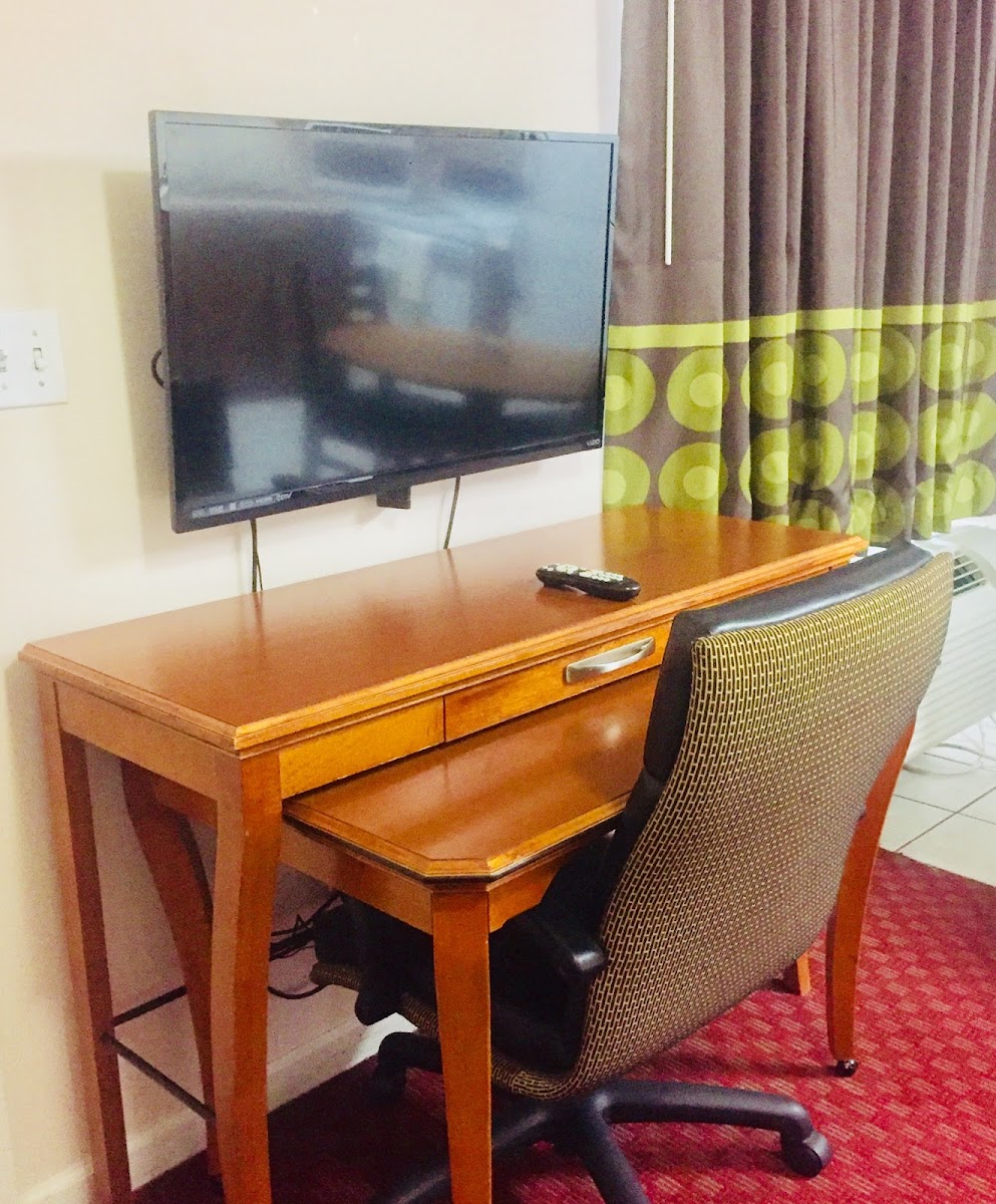 Classic Suites Cleveland photo 3
