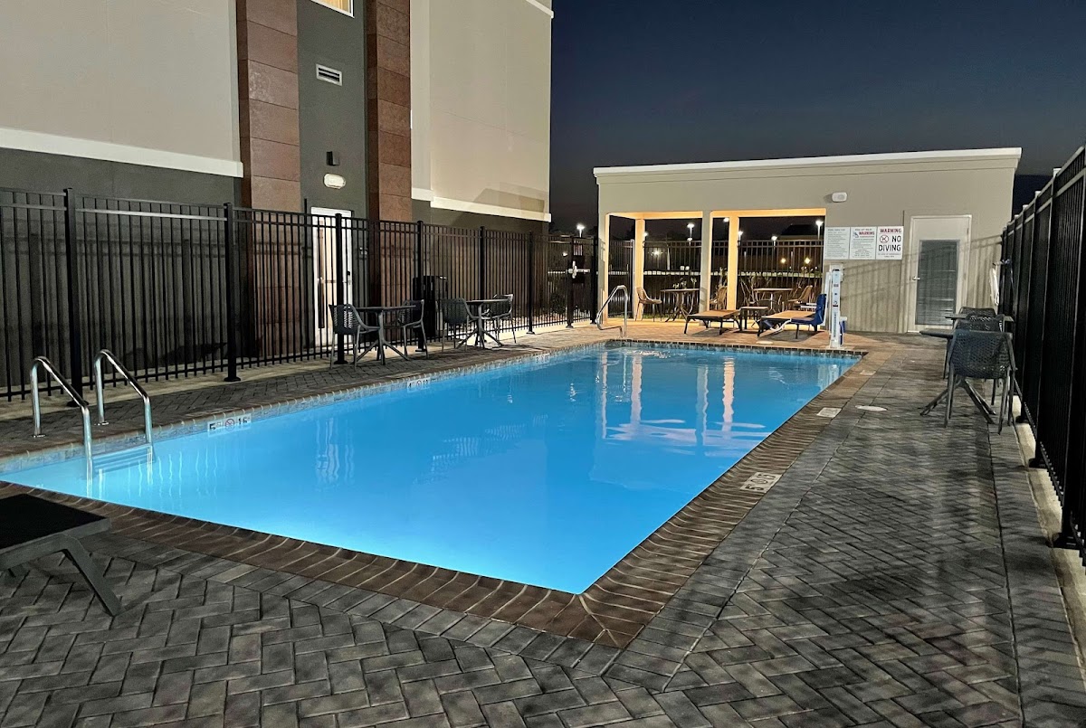 Hawthorn Extended Stay by Wyndham Sulphur photo 2