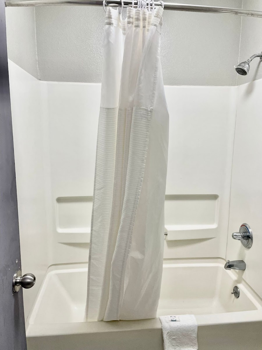 Americas Best Value Inn Memphis I-240 photo 2