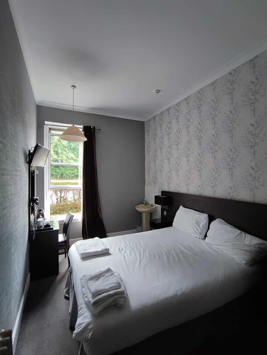 Murrayfield Park Guest House driving