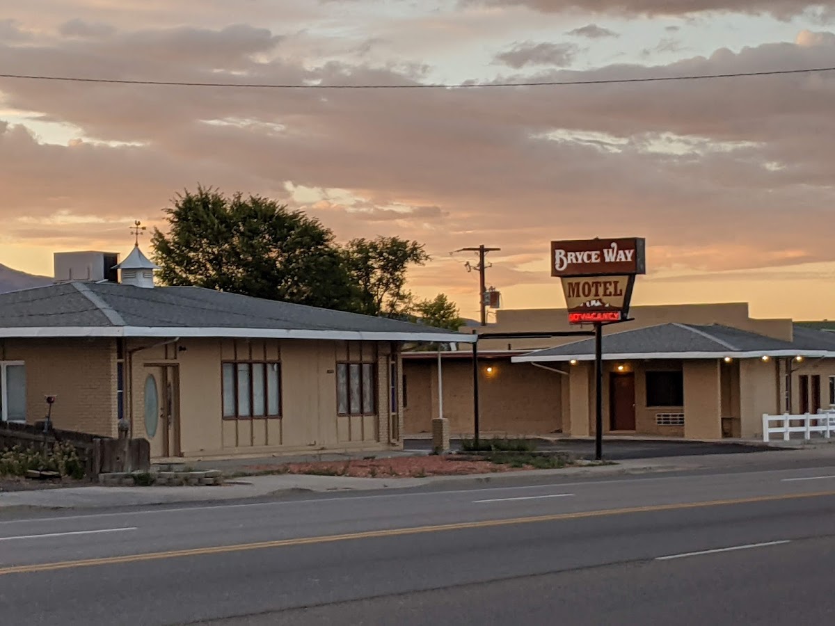 BryceWay Motel photo 2