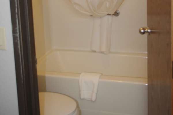 Econo Lodge El Paso, IL photo 3