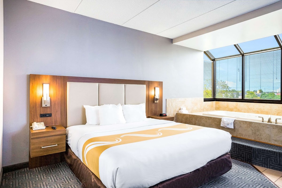 Quality Suites Lansing West photo 3
