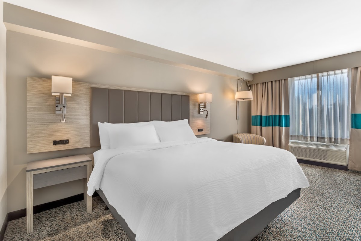 Holiday Inn Knoxville N - Merchant Drive by IHG photo 2