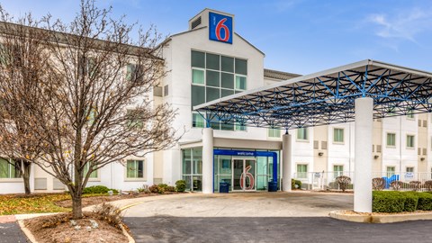 Motel 6 Caseyville, IL