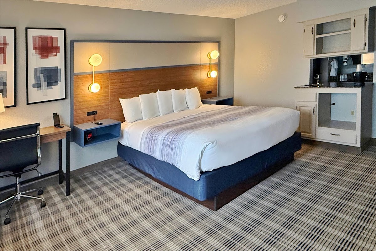 AmericInn by Wyndham Chippewa Falls photo 2