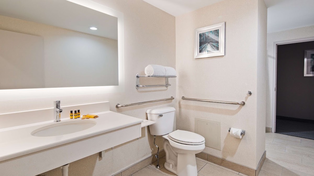 Best Western Plus Wilkes Barre-Scranton Airport Hotel photo 3