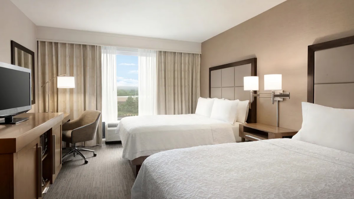 Hampton Inn Long Island - Brookhaven photo 2