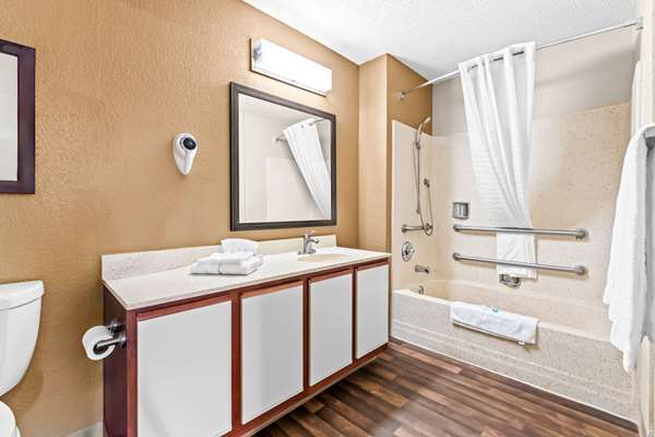 Suburban Studios Macon North photo 3
