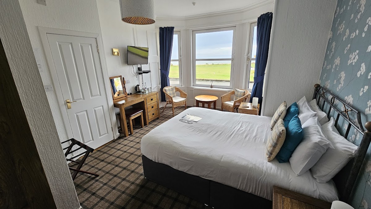 The Bandstand Hotel photo 2