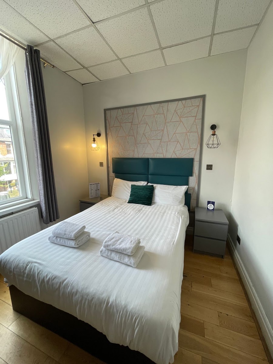 Whites Hotel - BOOK DIRECT FOR BEST RATES photo 3