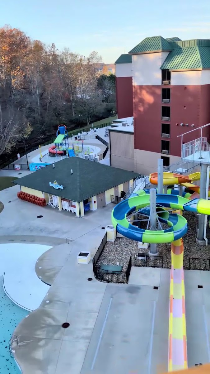 Country Cascades Waterpark Resort photo 2