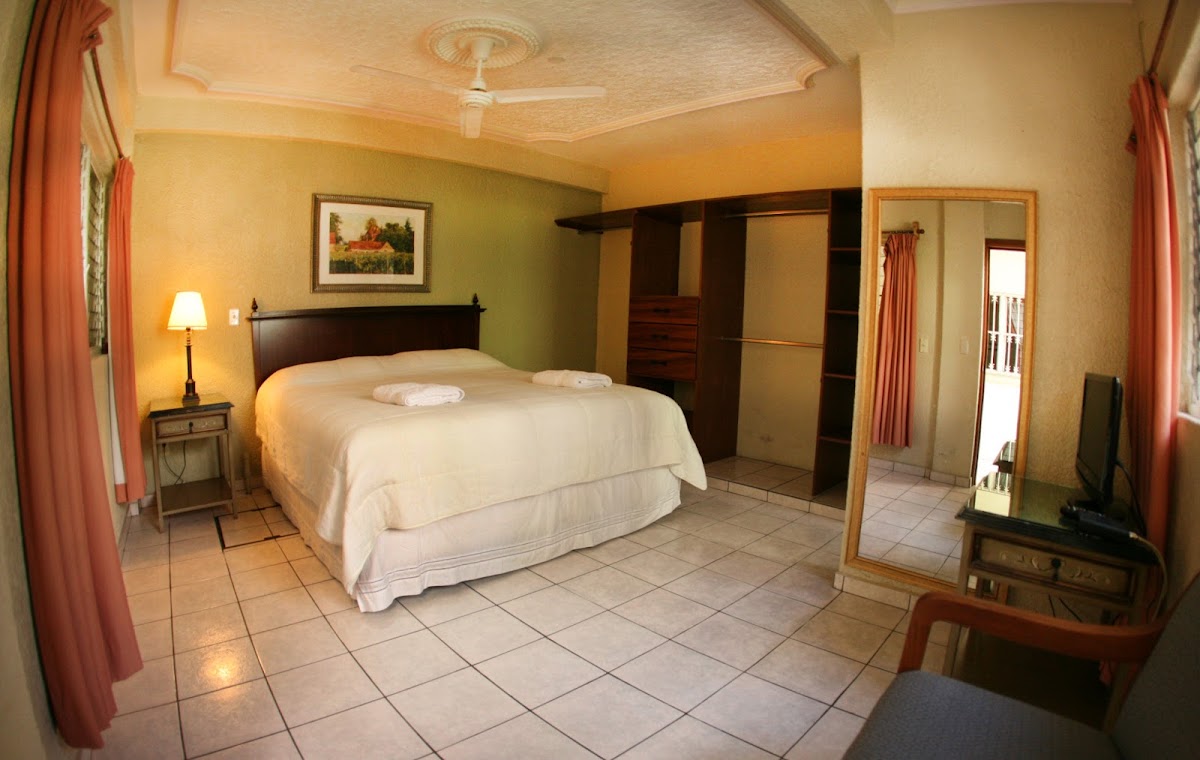 Hostal El Naranjo Hotel