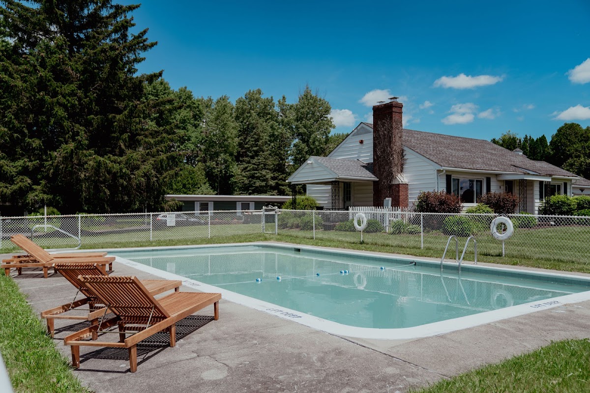 Whispering Winds Motel photo 3