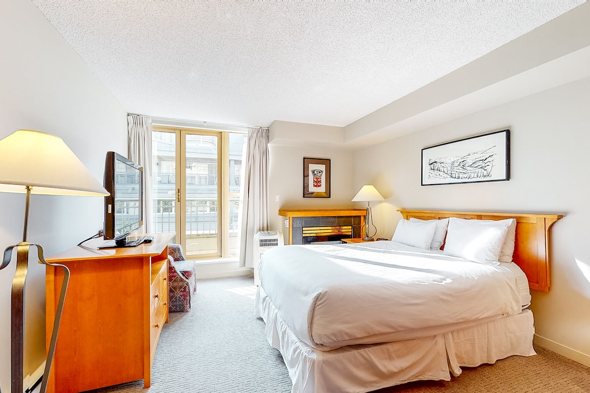 Whistler Peak Lodge - Whistler Vacation Rentals by Vacasa photo 3