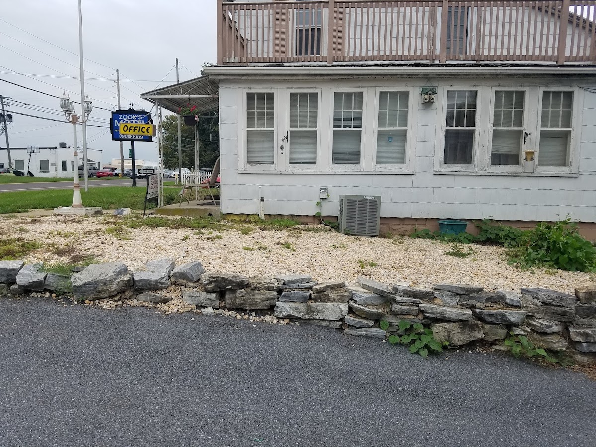 Zook's Motel photo 2