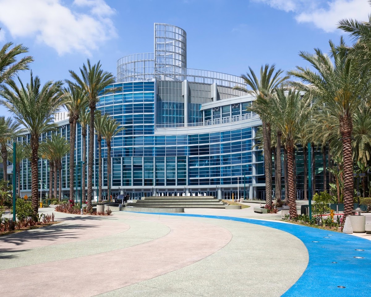 Holiday Inn & Suites Anaheim (1 Blk/Disneyland®) by IHG