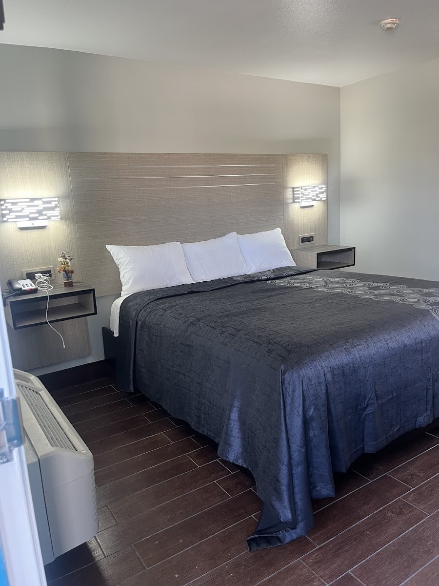 MAYFAIR INN ONTARIO AIRPORT photo 2