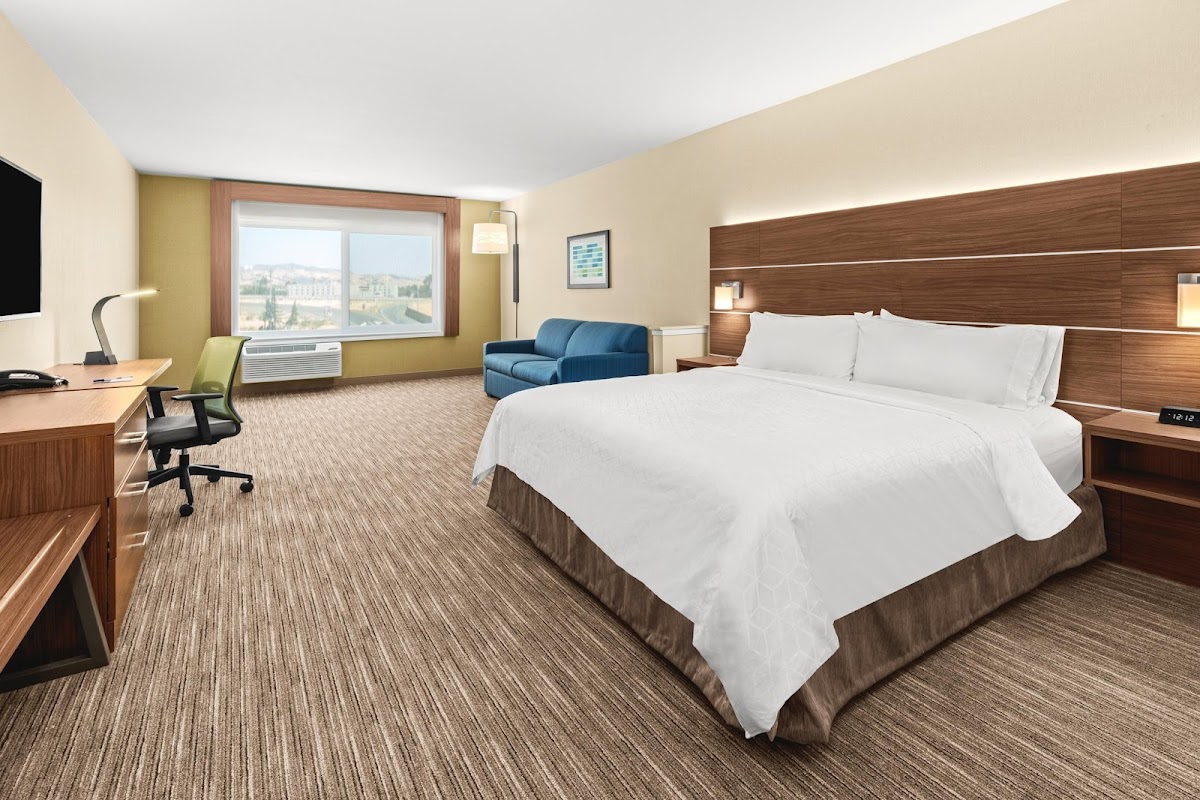 Holiday Inn Express & Suites Corning by IHG photo 3