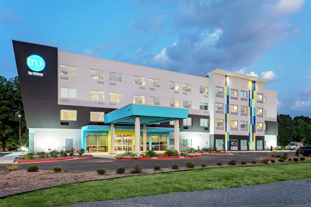 Tru by Hilton Crossett