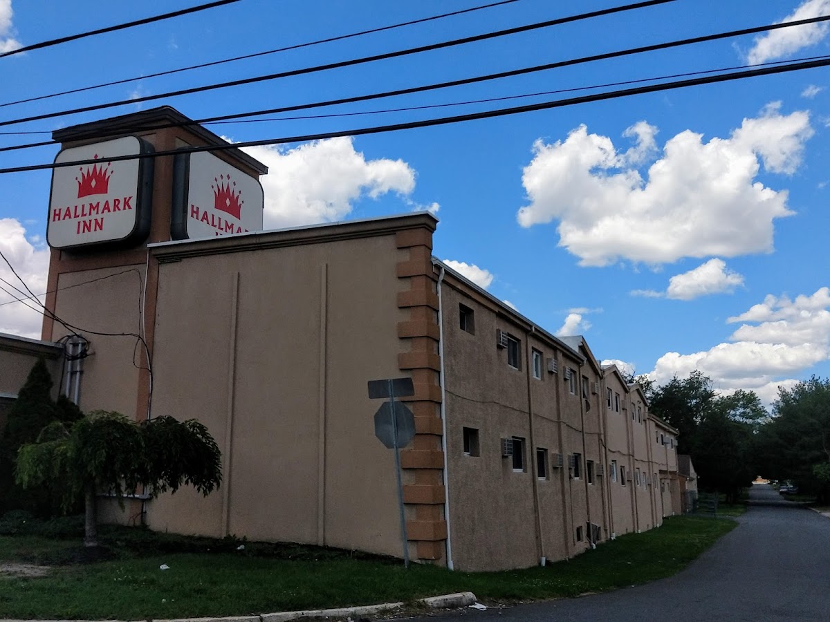 Hallmark Inn photo 3
