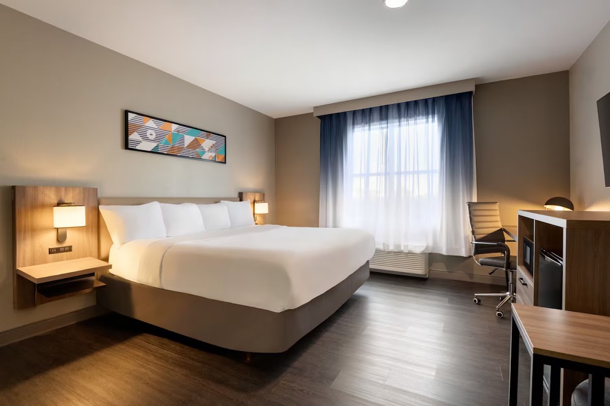 La Quinta Inn & Suites by Wyndham Montgomery photo 3