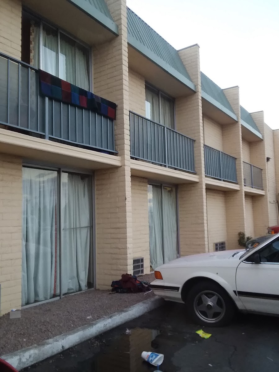 Vacation Inn Phoenix photo 2