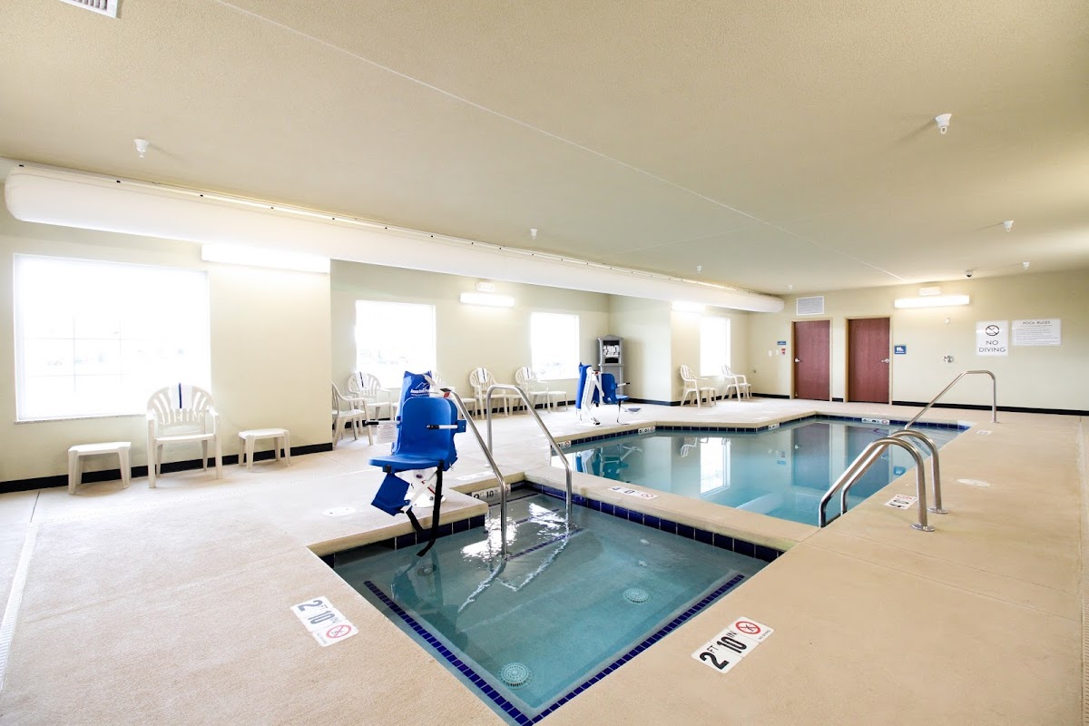 Cobblestone Hotel & Suites - Devils Lake photo 3