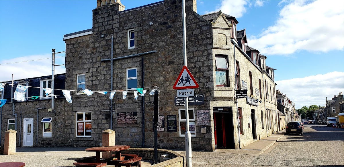 White Horse Hotel & Restaurant