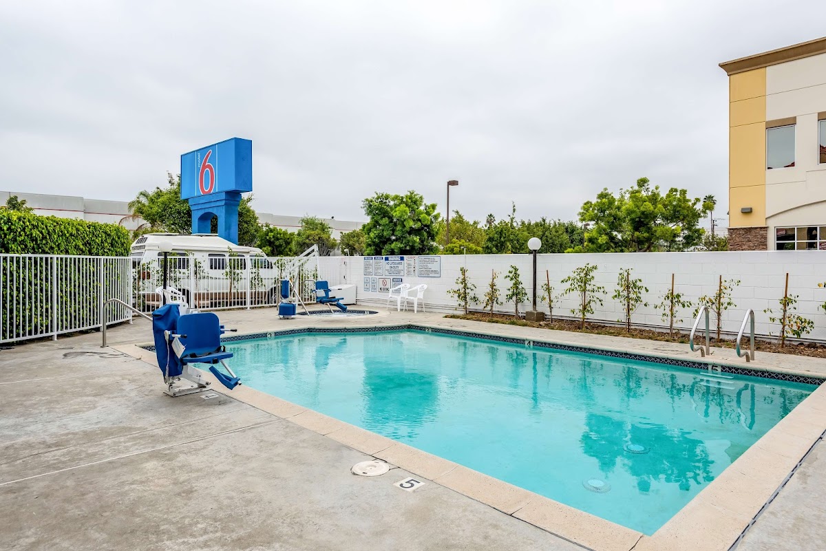 Motel 6 Gardena, CA - South photo 3