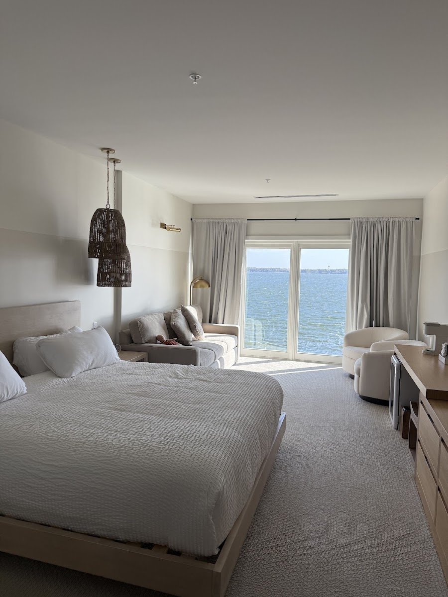 The Shoreline Hotel photo 2