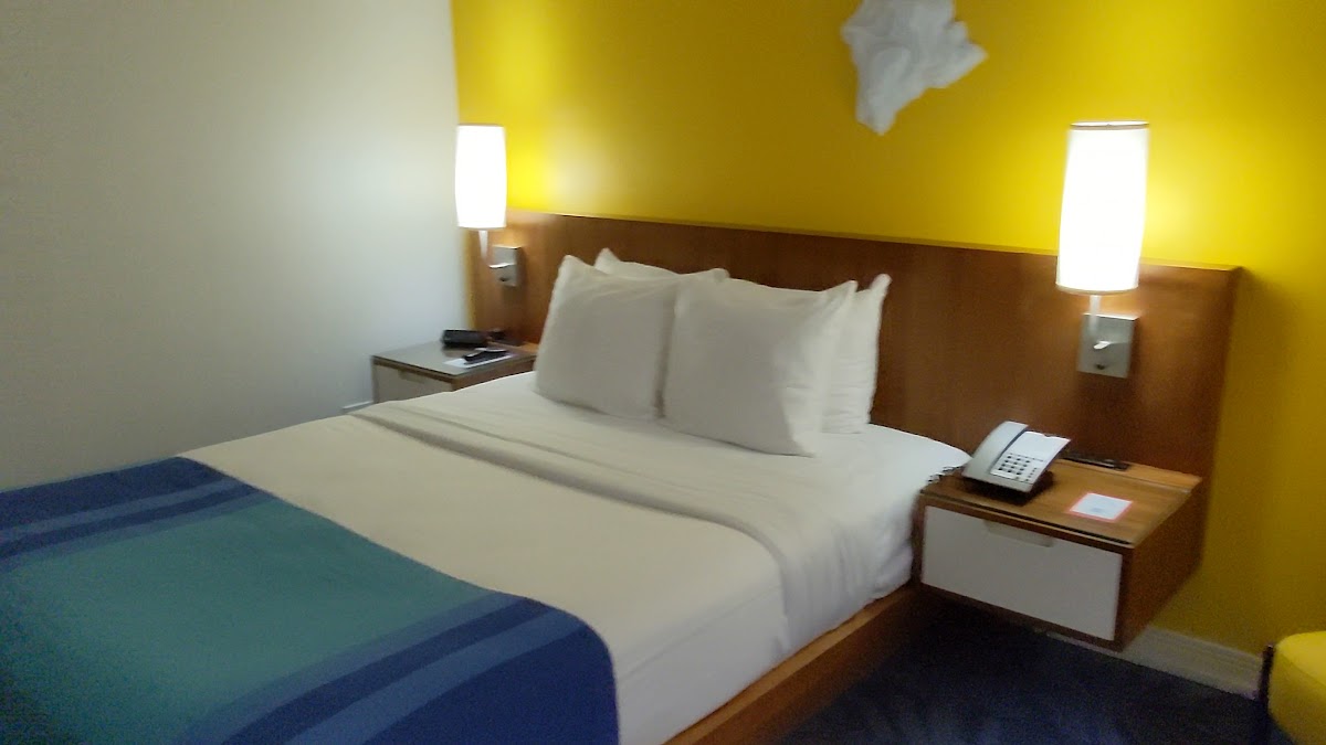 Shoreline Hotel Waikiki photo 2