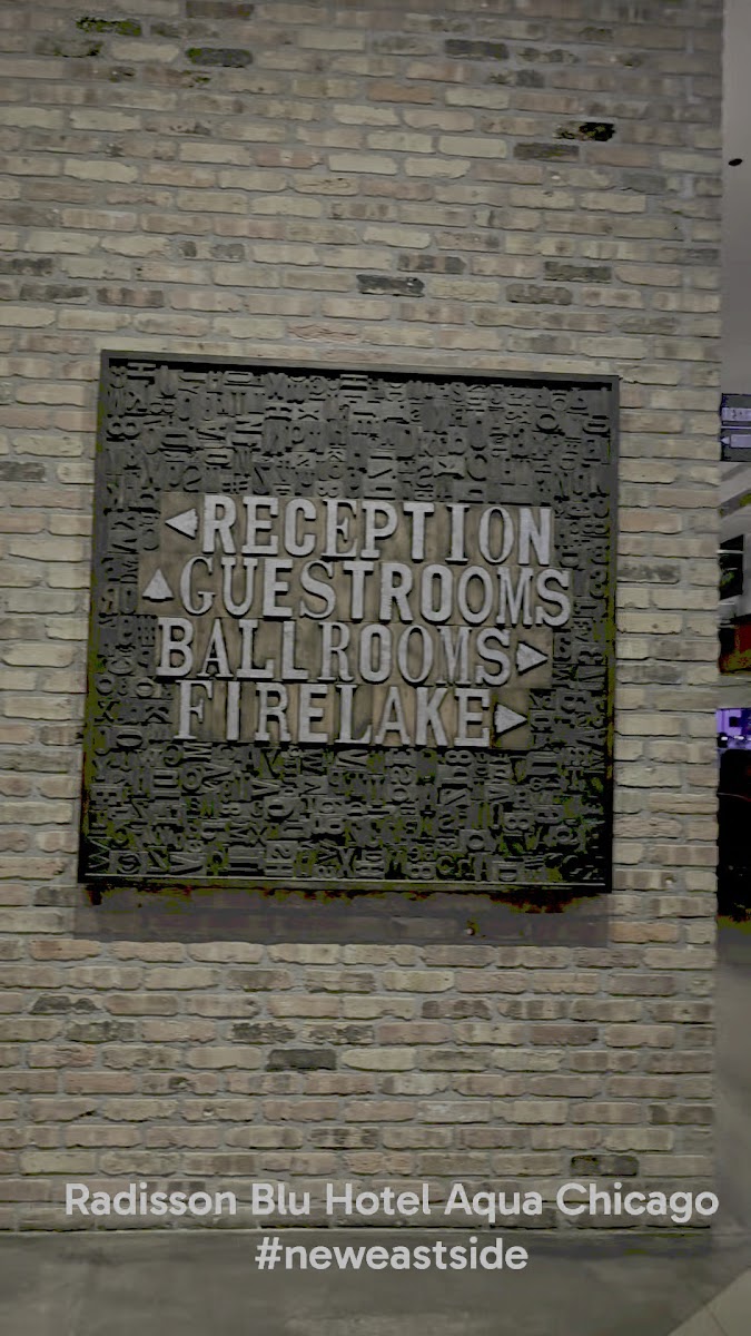 Radisson Blu Aqua Hotel, Chicago photo 2