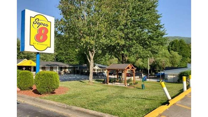 Super 8 by Wyndham Asheville/Biltmore