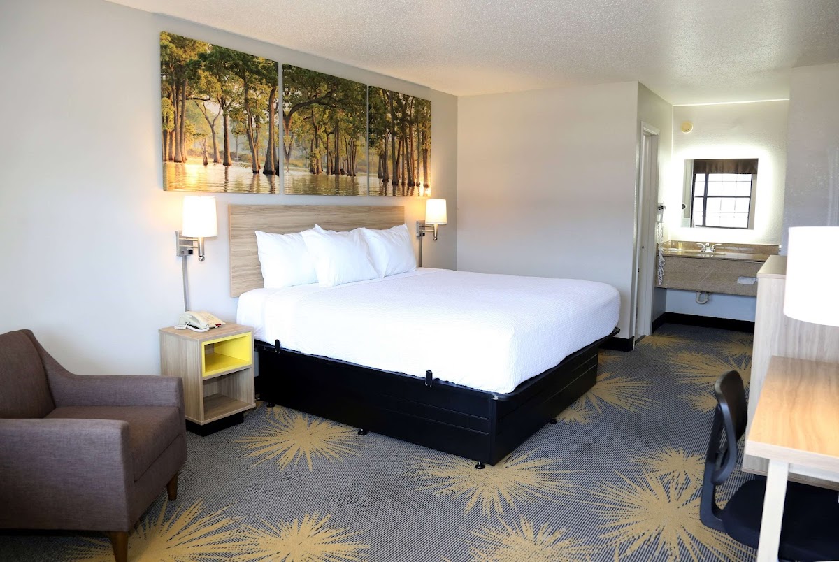 Days Inn by Wyndham Monroe LA photo 2