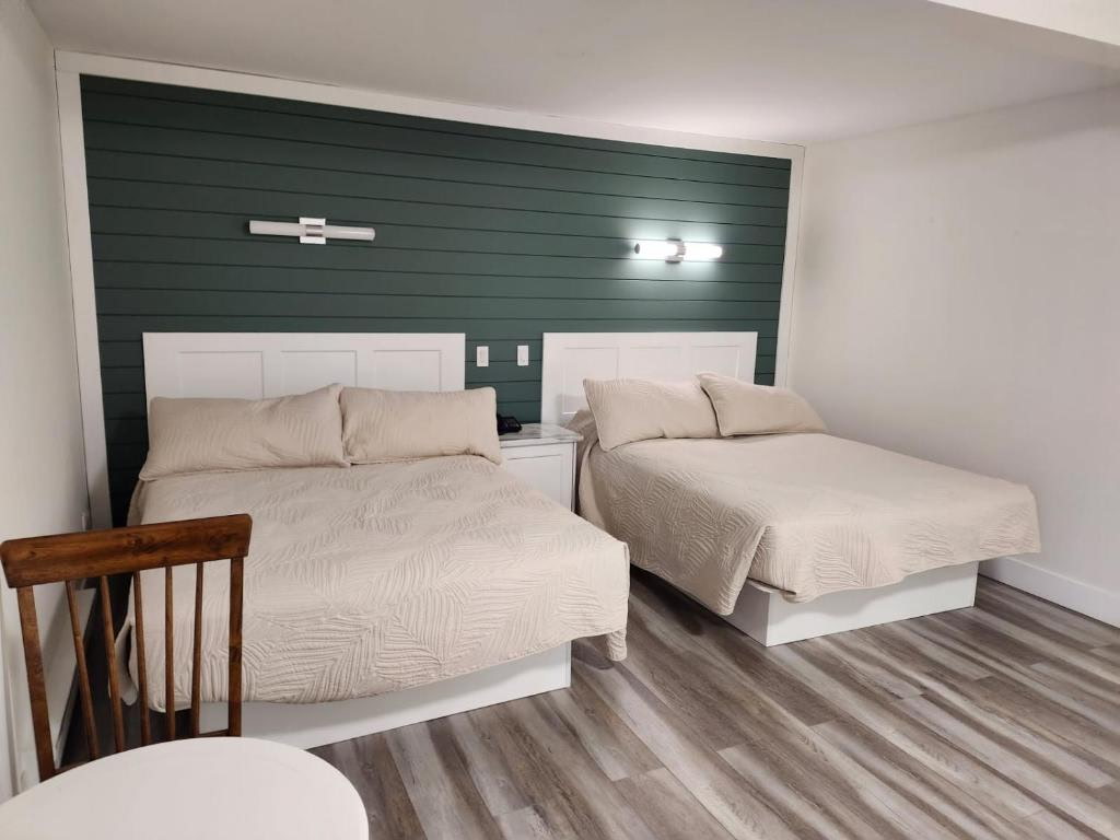 Westwood Inn & Suites photo 2