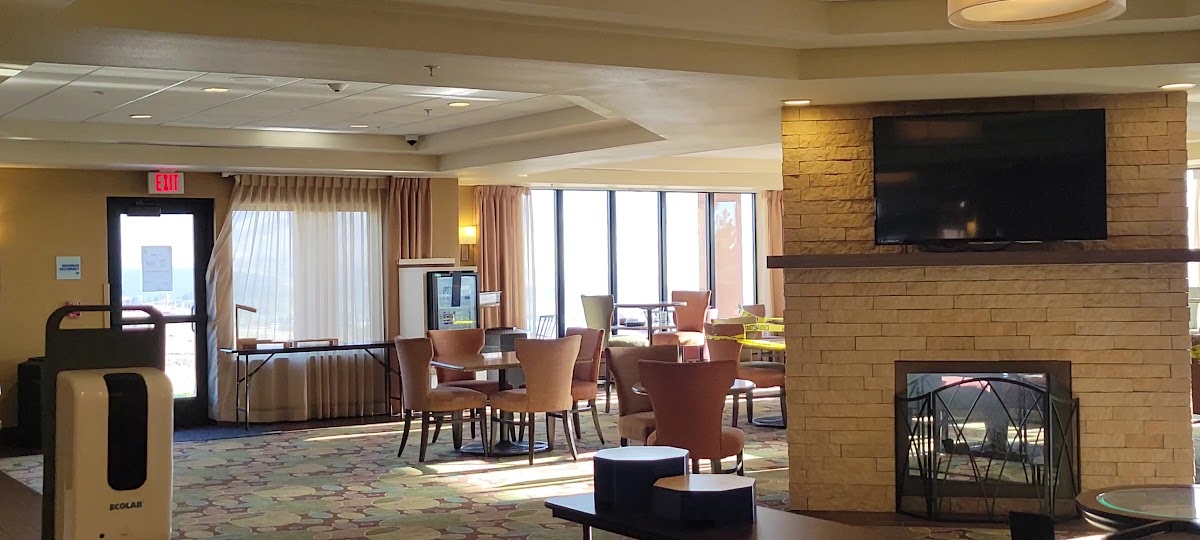 Holiday Inn Express & Suites Pocatello by IHG photo 2