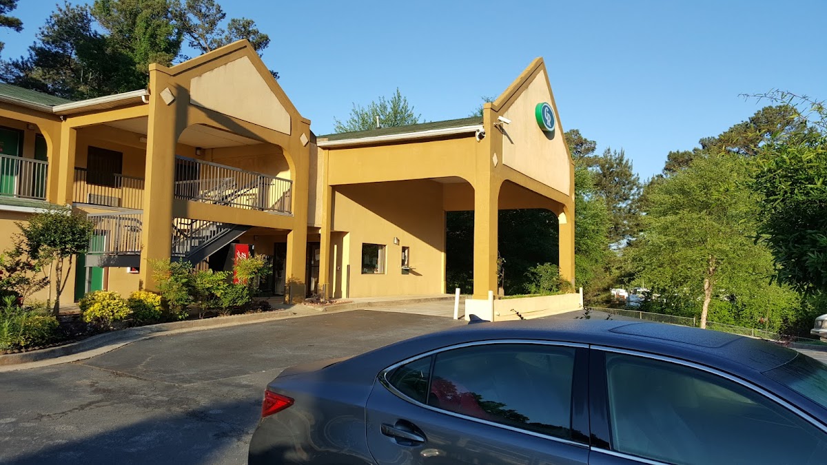 Green Roof Inn and Suites Kennesaw
