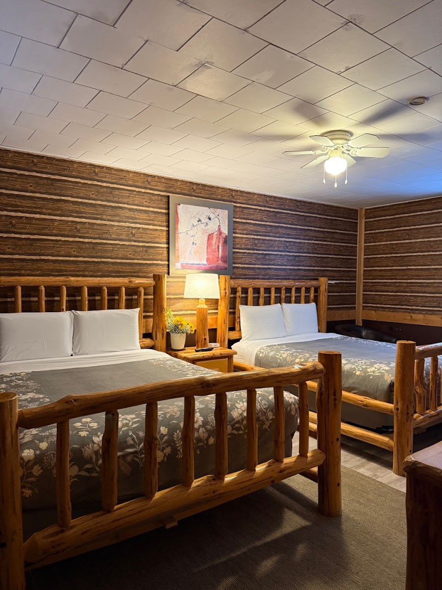 The Pine Crest Motel photo 3