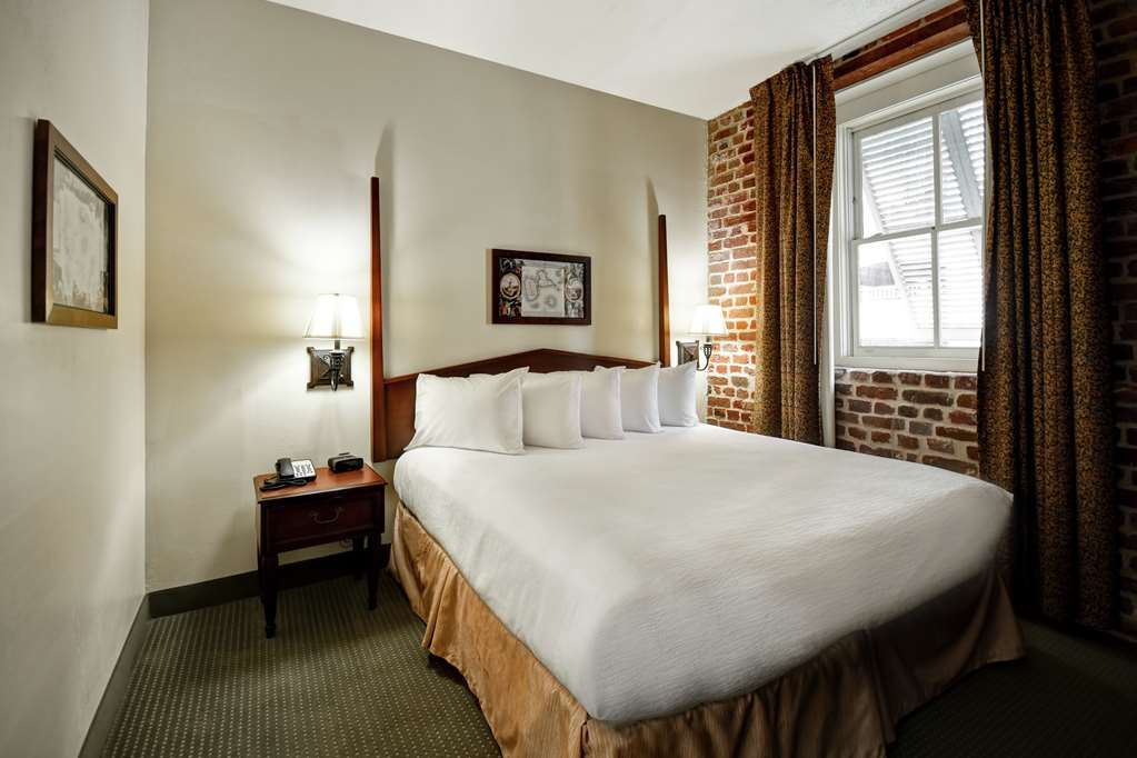 Embassy Suites by Hilton Charleston Historic District photo 3